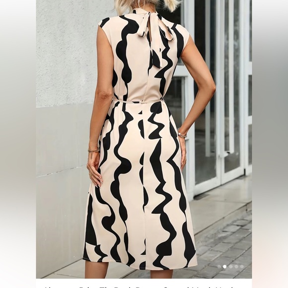 Gorgeous Abstract prints dress - Picture 3 of 6